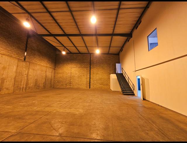 448M² WAREHOUSE TO LET IN LINBRO PARK